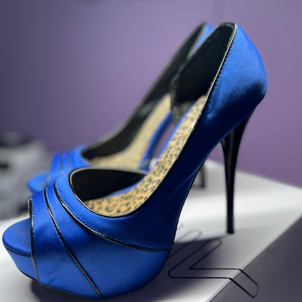 Elegant Blue Women's Heels